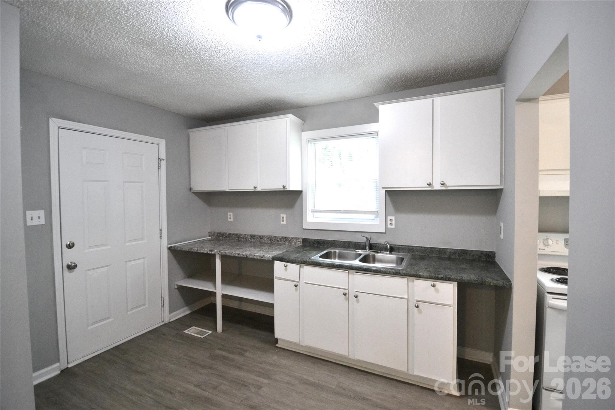 104 South Gregory Street Lancaster, SC 29720 - Photo 6 of 22