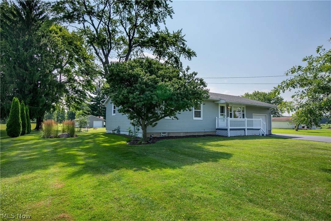 4310 Ridge Road Cortland, OH 44410 - Photo 5 of 38