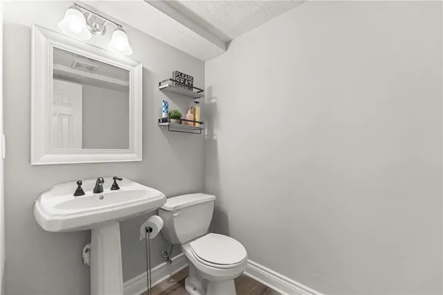 $945,000 | 2004 West 97th Street, Leawood, KS 66206