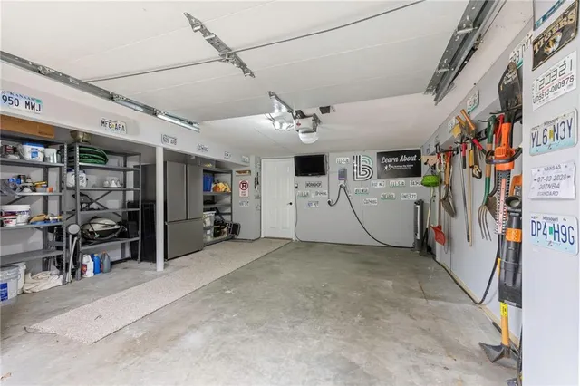 $945,000 | 2004 West 97th Street, Leawood, KS 66206