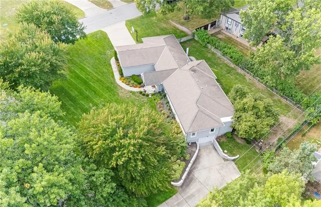 $945,000 | 2004 West 97th Street, Leawood, KS 66206