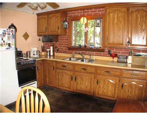 144 Windsor Road Pawtucket, RI 02861 - Photo 5 of 12 Kitchen.