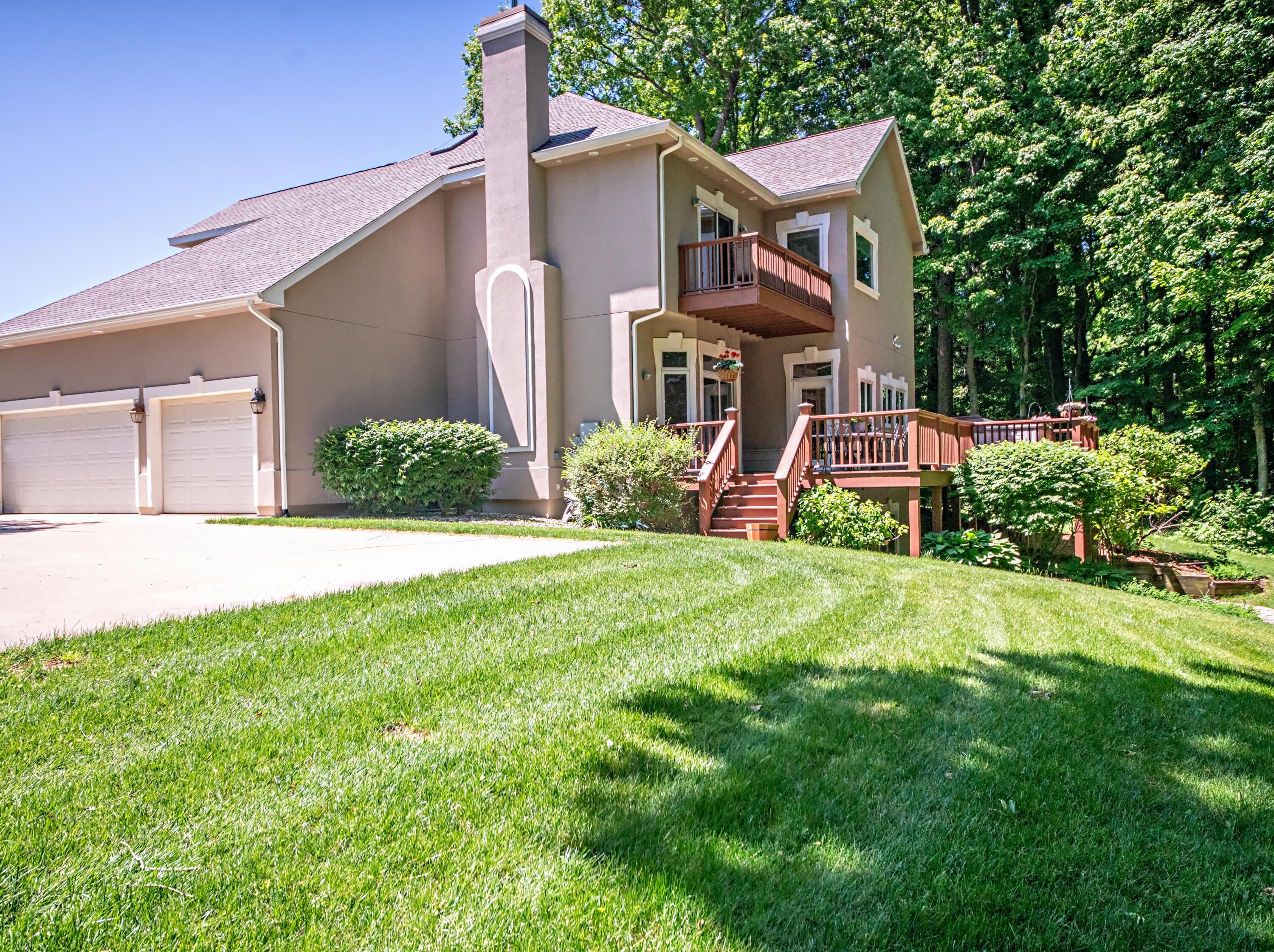 2383 Autumn Ridge St. Joseph, MI 49085 - Photo 2 of 6 36