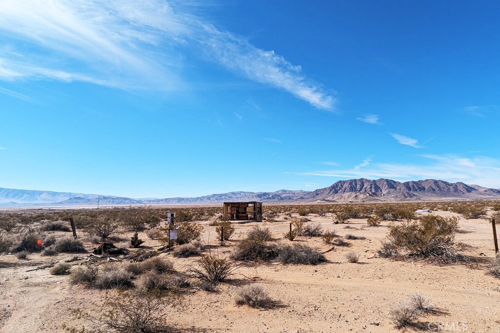 7 Northside Road Lucerne Valley, CA 92356 - Photo 1 of 9 a view of a large building