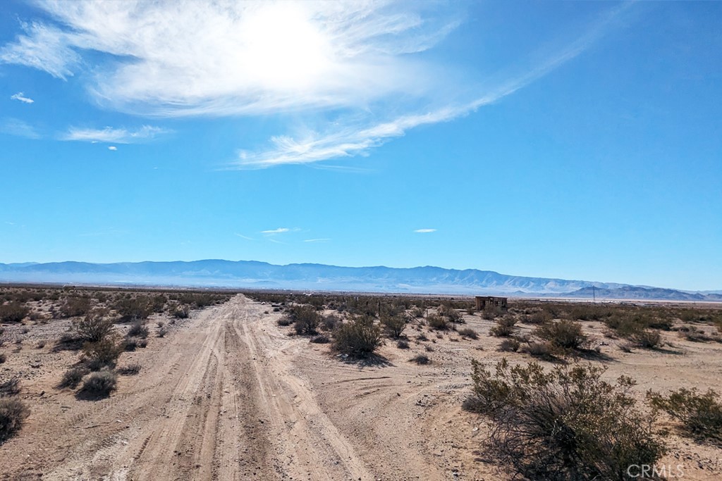 7 Northside Road Lucerne Valley, CA 92356 - Photo 5 of 9
