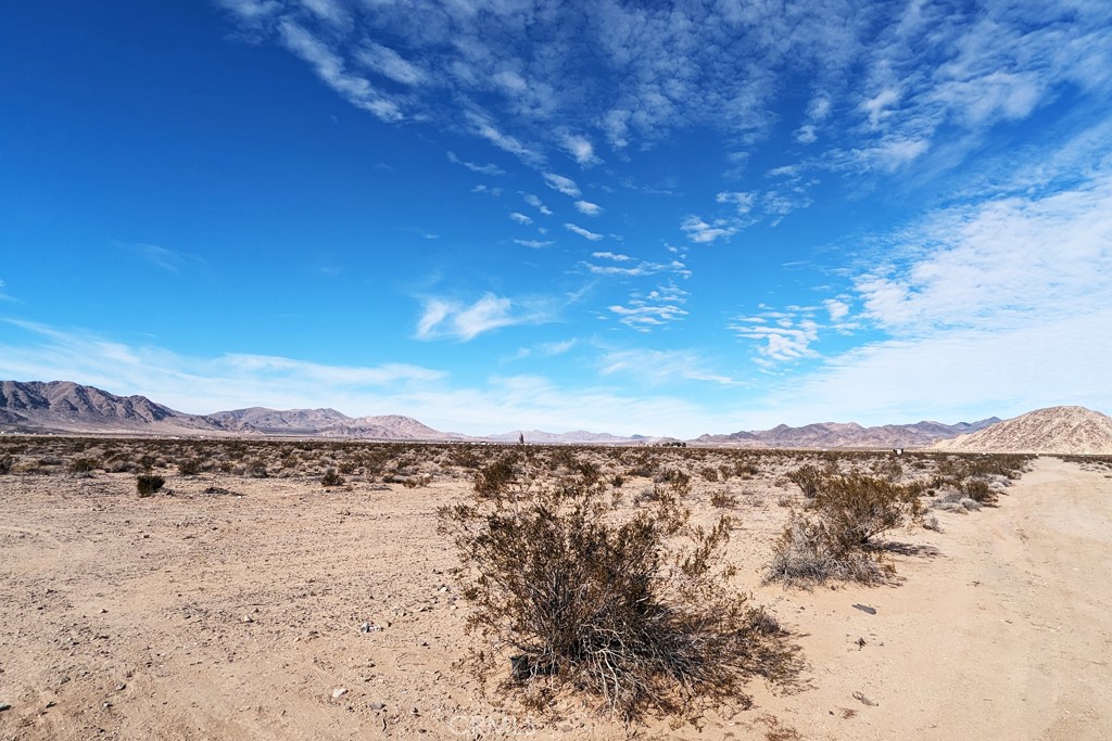 7 Northside Road Lucerne Valley, CA 92356 - Photo 6 of 9 a view of mountain view with mountains in the background