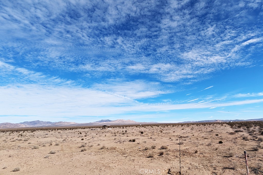 7 Northside Road Lucerne Valley, CA 92356 - Photo 7 of 9 a view of beach and ocean