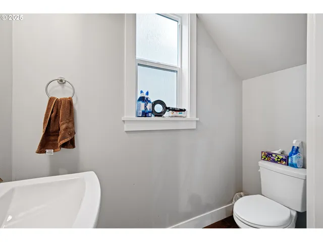 $699,999 | 3566 Nestucca Loop, Eugene, OR 97408