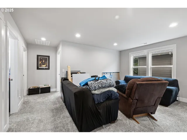 $699,999 | 3566 Nestucca Loop, Eugene, OR 97408