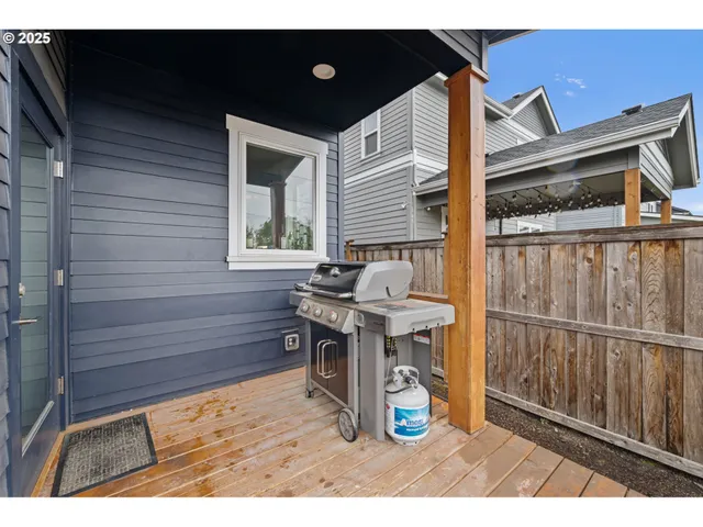 $699,999 | 3566 Nestucca Loop, Eugene, OR 97408