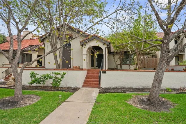 $429,000 | 417 Chimney Hill Drive, College Station, TX 77840
