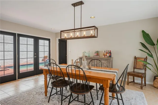 $429,000 | 417 Chimney Hill Drive, College Station, TX 77840