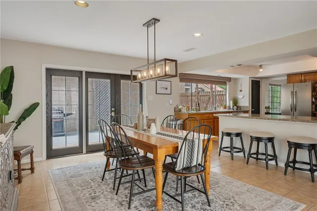 $429,000 | 417 Chimney Hill Drive, College Station, TX 77840