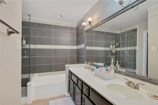 $429,000 | 417 Chimney Hill Drive, College Station, TX 77840