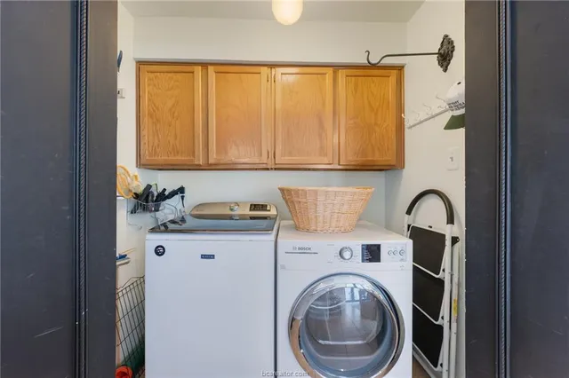 $429,000 | 417 Chimney Hill Drive, College Station, TX 77840