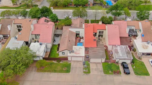 $429,000 | 417 Chimney Hill Drive, College Station, TX 77840