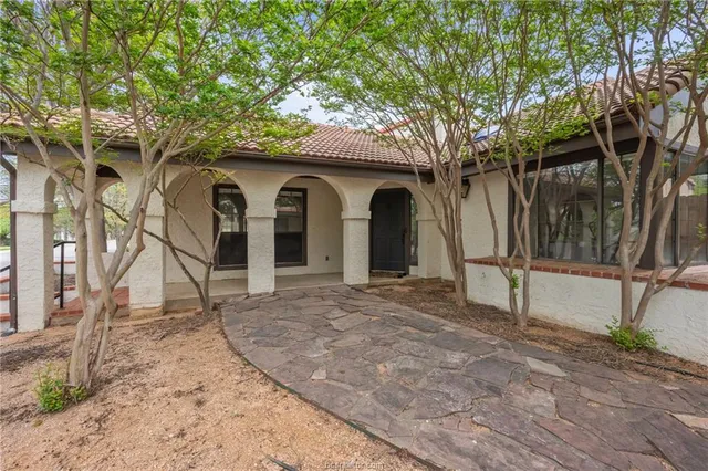 $429,000 | 417 Chimney Hill Drive, College Station, TX 77840