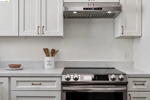 $995,000 | 575 58th Street, Oakland, CA 94609