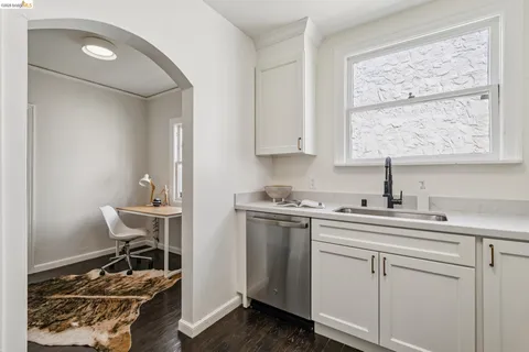 $995,000 | 575 58th Street, Oakland, CA 94609