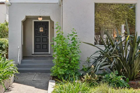 $995,000 | 575 58th Street, Oakland, CA 94609