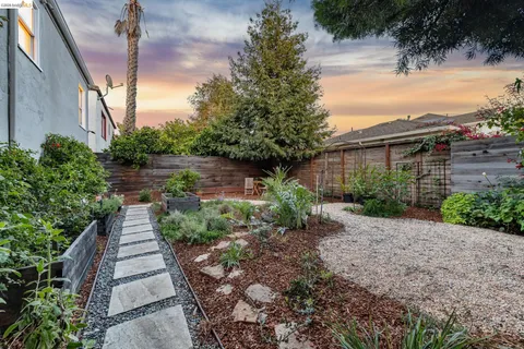 $995,000 | 575 58th Street, Oakland, CA 94609