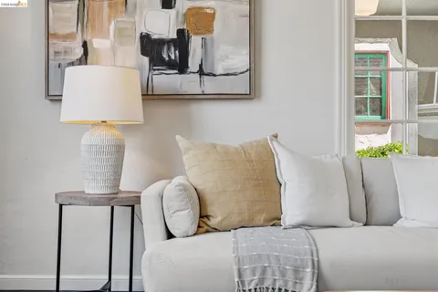 $995,000 | 575 58th Street, Oakland, CA 94609