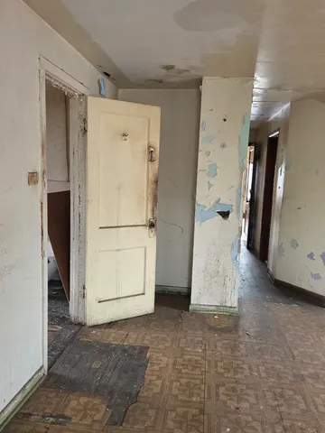 a view of a storage & utility room