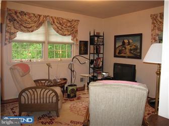 22 Ridgewood Circle Haddonfield, NJ 08033 - Photo 9 of 12 Gallery Image 9