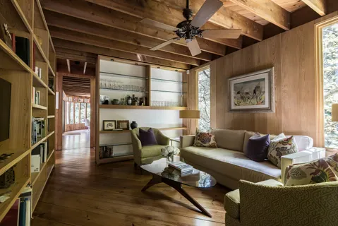 $7,375,000 | 4 Baiting Hollow Road, East Hampton, NY 11937