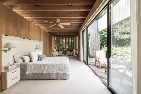 $7,375,000 | 4 Baiting Hollow Road, East Hampton, NY 11937