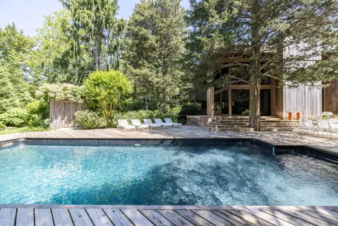 $7,375,000 | 4 Baiting Hollow Road, East Hampton, NY 11937