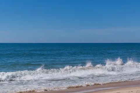 $7,375,000 | 4 Baiting Hollow Road, East Hampton, NY 11937