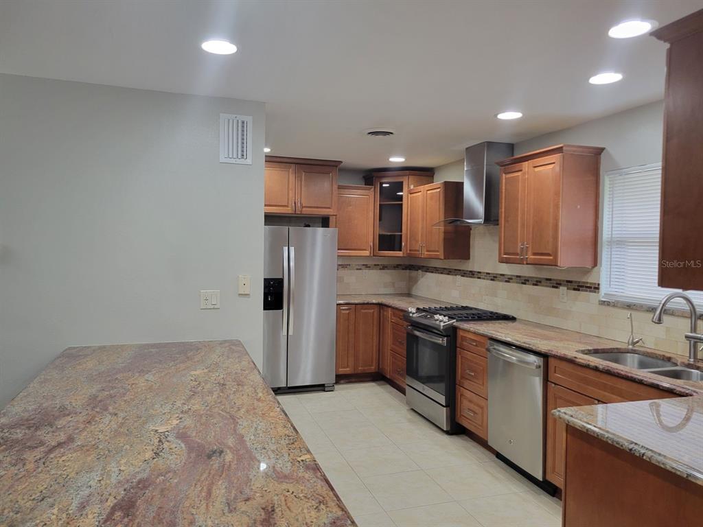 1835 Nursery Road Clearwater, FL 33764 - Photo 10 of 49