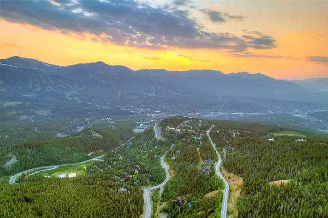 a view of an mountain