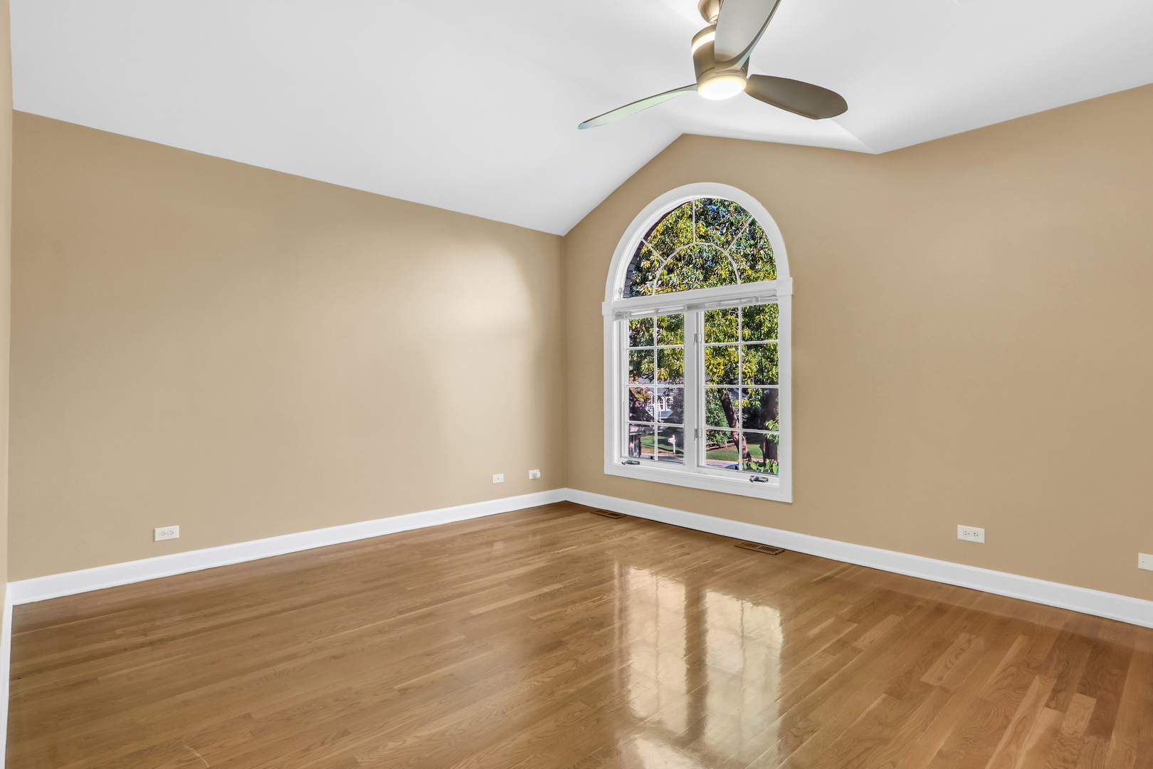 1018 South Riverside Drive Elmhurst, IL 60126 - Photo 33 of 52 Gallery Image 33