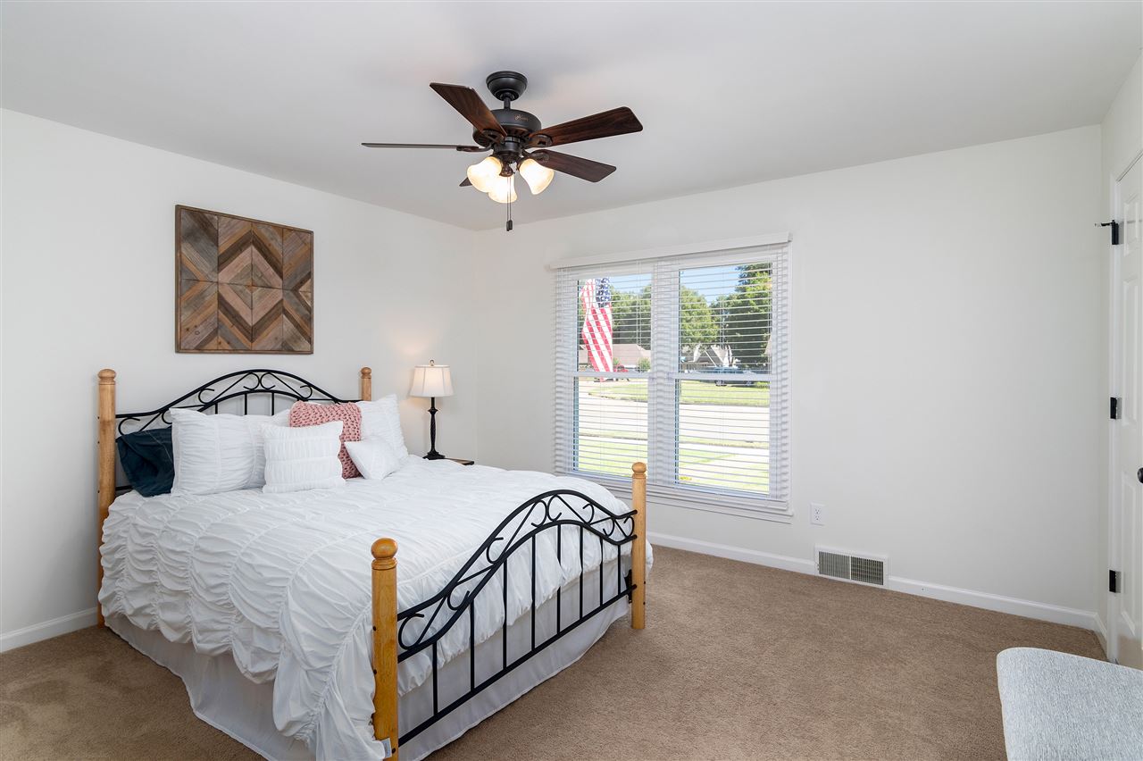 1947 Corbin Road Germantown, TN 38139 - Photo 15 of 24 Gallery Image 15
