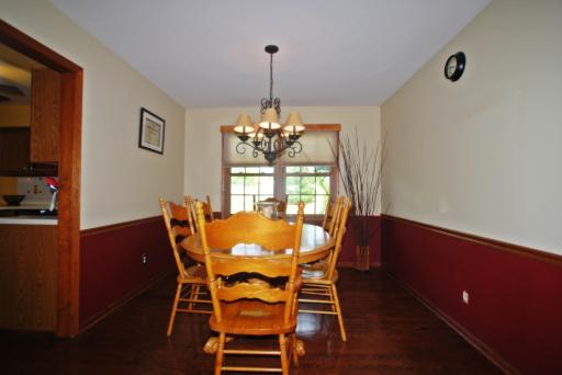 1806 South Tyler Road St. Charles, IL 60174 - Photo 3 of 13