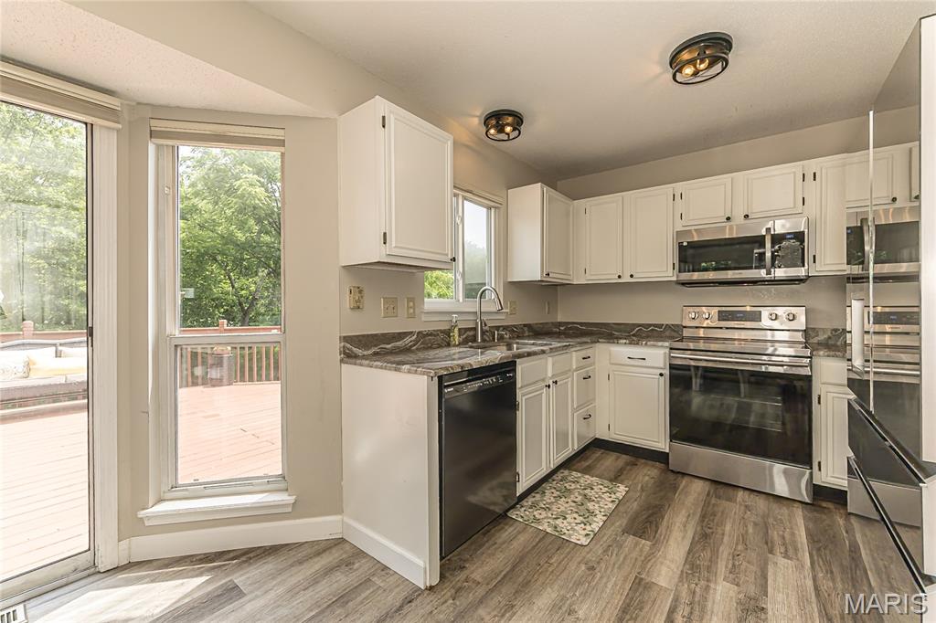 932 Cleta Drive Ballwin, MO 63021 - Photo 13 of 54