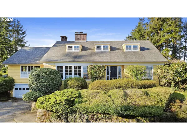 $1,050,000 | 999 Ridge Drive, Astoria, OR 97103