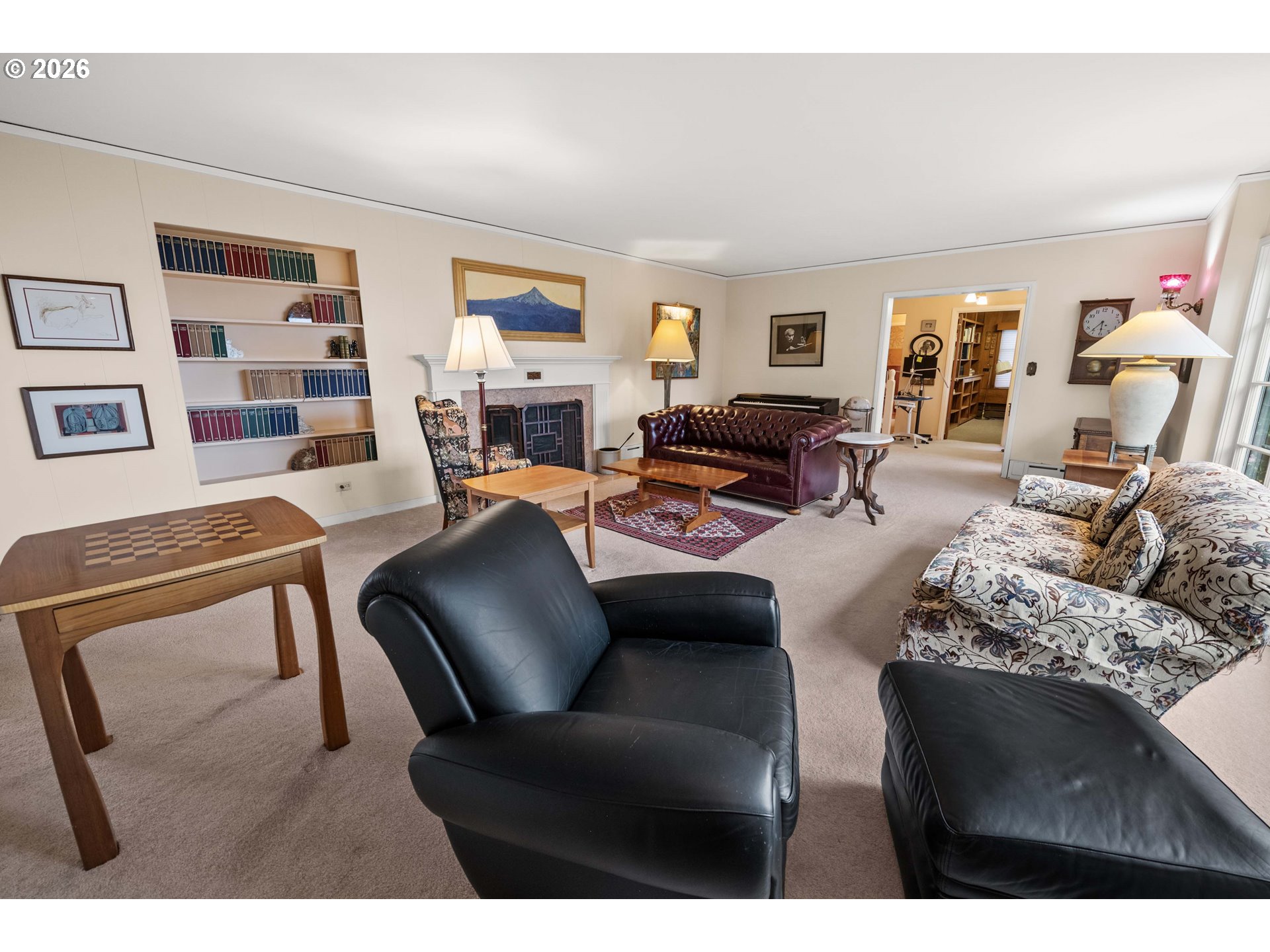 999 Ridge Drive Astoria, OR 97103 - Photo 14 of 47 Great Room