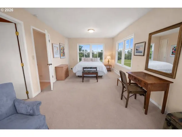 $1,050,000 | 999 Ridge Drive, Astoria, OR 97103