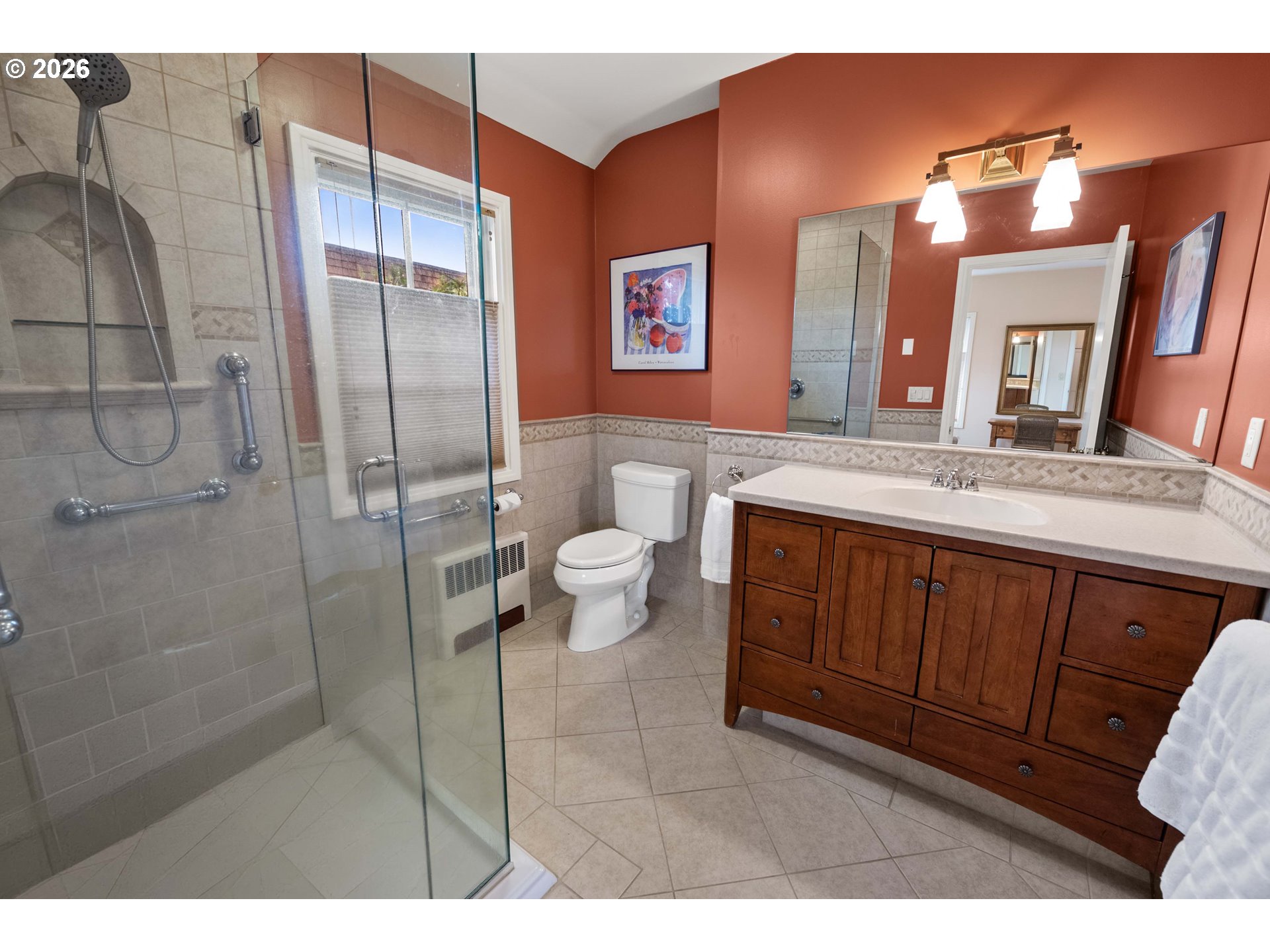 999 Ridge Drive Astoria, OR 97103 - Photo 25 of 47 Bathroom