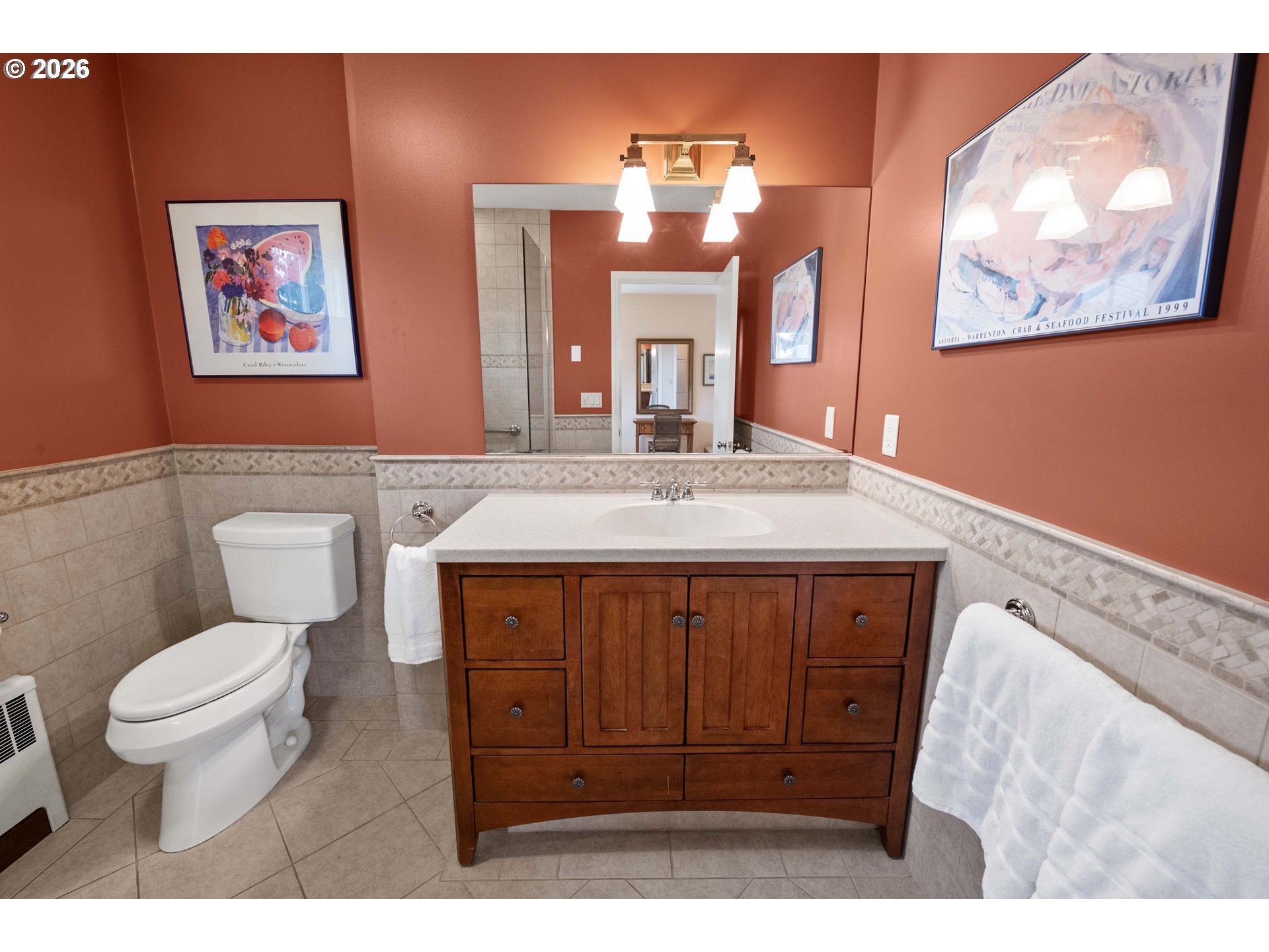 999 Ridge Drive Astoria, OR 97103 - Photo 26 of 47 Bathroom
