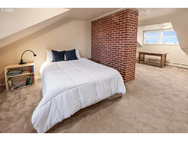 $1,050,000 | 999 Ridge Drive, Astoria, OR 97103