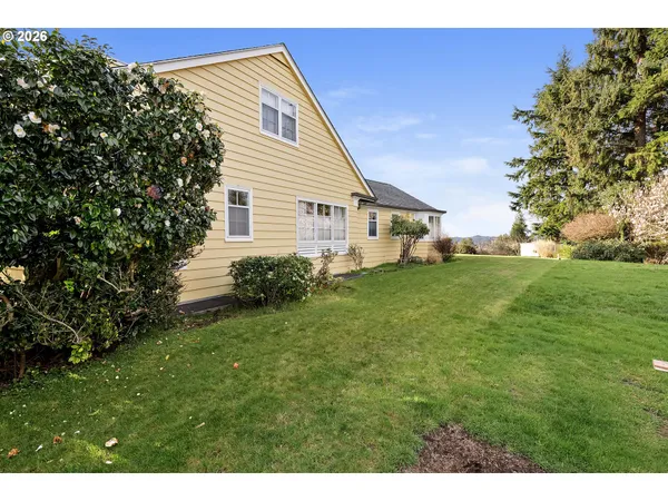 $1,050,000 | 999 Ridge Drive, Astoria, OR 97103