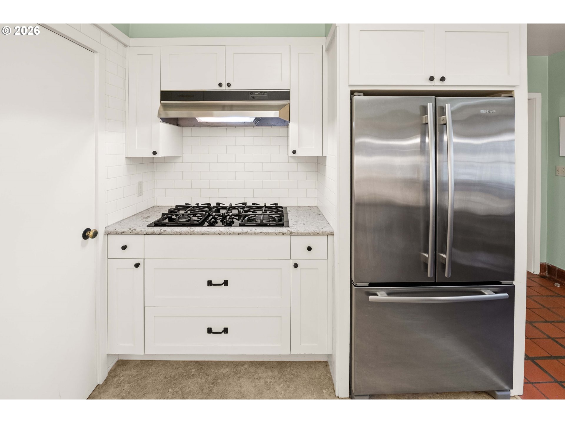 999 Ridge Drive Astoria, OR 97103 - Photo 5 of 47 Kitchen