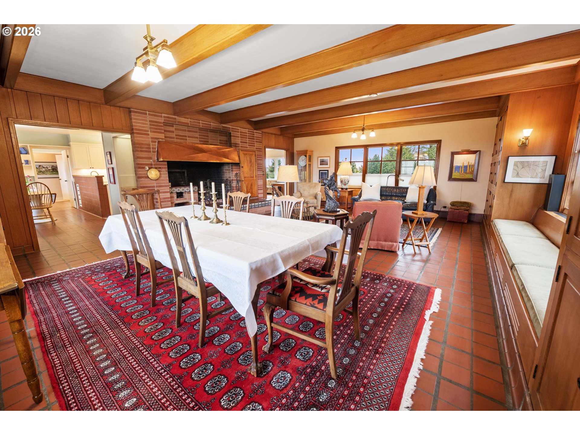 999 Ridge Drive Astoria, OR 97103 - Photo 7 of 47 Dining Room