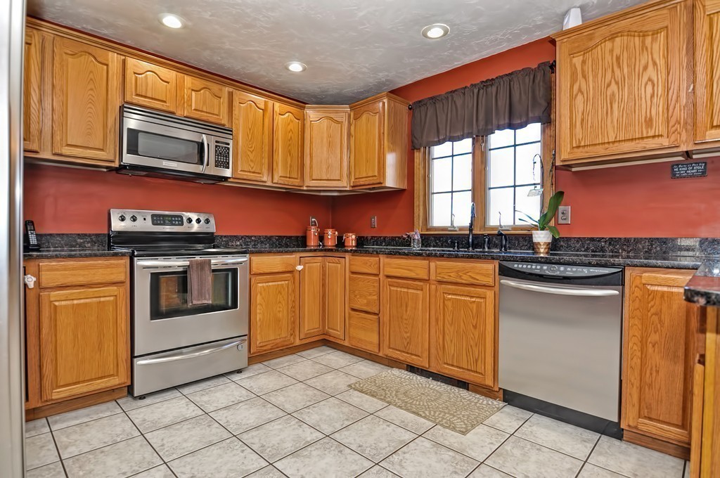 25 Faulkner Road Grafton, MA 01536 - Photo 11 of 24 Gallery Image 11