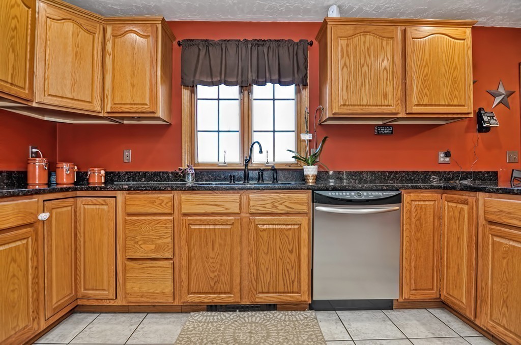 25 Faulkner Road Grafton, MA 01536 - Photo 12 of 24 Gallery Image 12