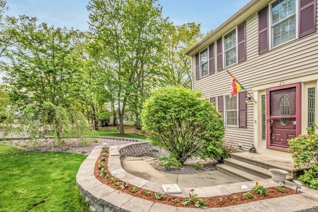 25 Faulkner Road Grafton, MA 01536 - Photo 3 of 24 Gallery Image 3